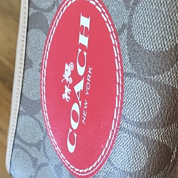 Coach Wristlet - Picture 8 of 12